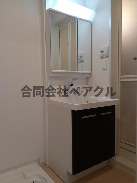 洗面設備　コンパクトで使いやすい洗面所