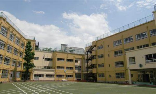 小学校　戸塚第一小学校（小学校）まで270m