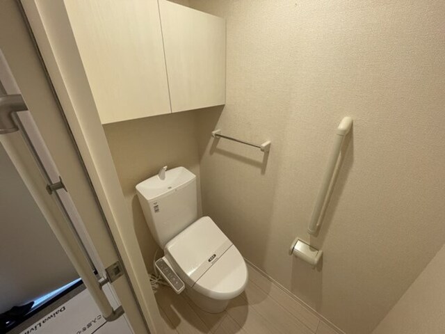 トイレ　トイレ　温水洗浄暖房便座