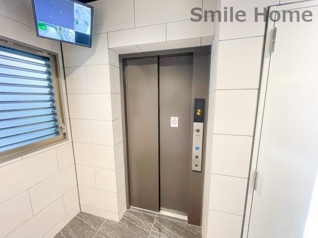その他共有部分　エレベーターがあると重たい荷物も簡単に部屋まで運べますよ