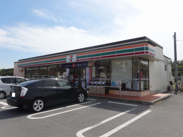 コンビニ　セブンイレブン（コンビニ）まで720m