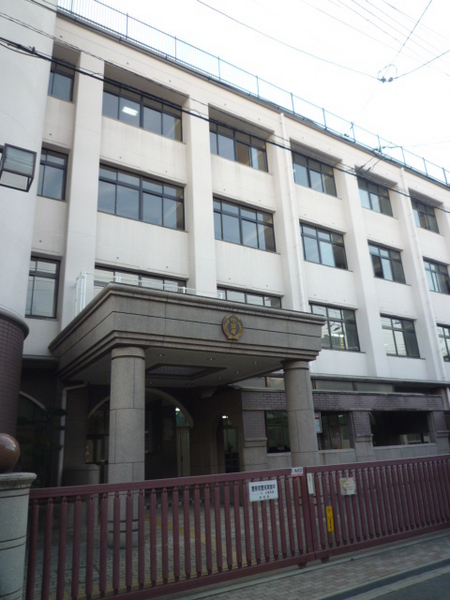 小学校　大阪市立中泉尾小学校（小学校）まで452m