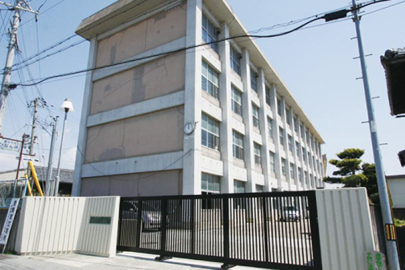 小学校　花田小学校（小学校）まで987m