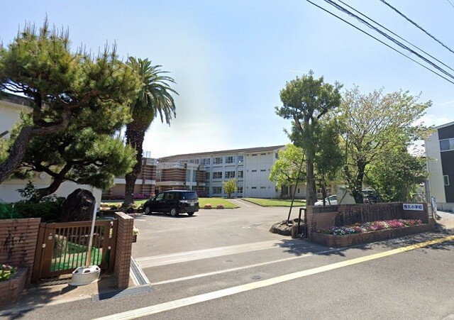 小学校　宮崎市立恒久小学校（小学校）まで737m