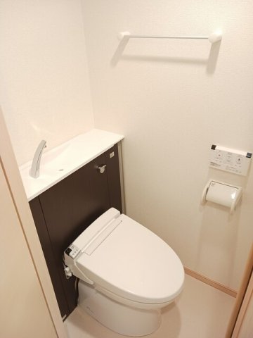 トイレ　落ち着いたトイレです