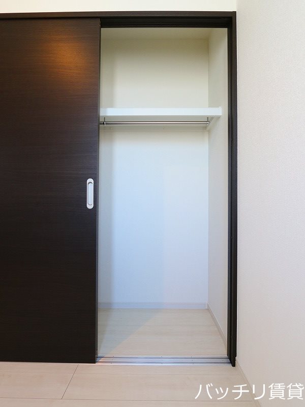 収納　類似の物件です。現況を優先致します。