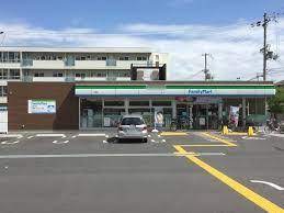 コンビニ　ファミリーマート大津平野店（コンビニ）まで1023m