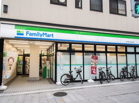 コンビニ　ファミリーマート小伝馬町大門通り店（コンビニ）まで95m