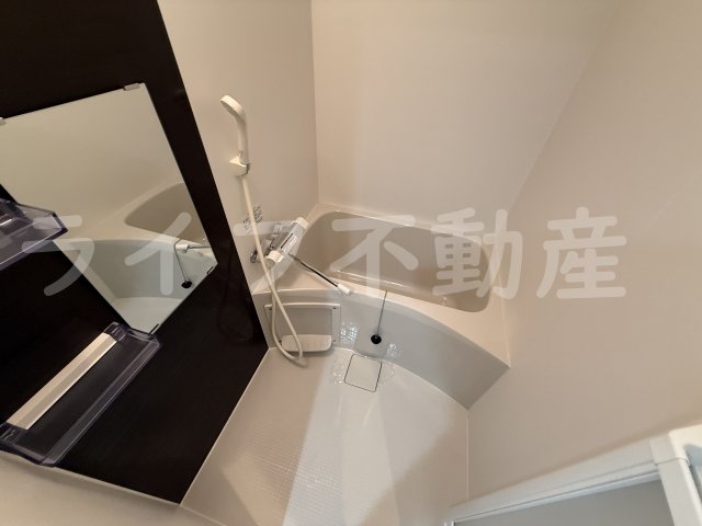 バス・シャワールーム　落ち着いた空間のお風呂です