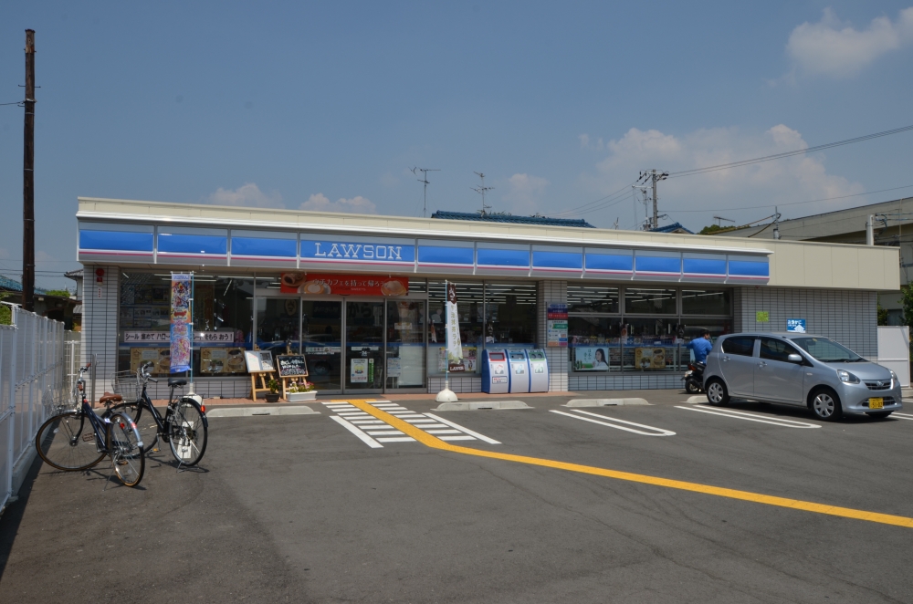 コンビニ　ローソン川西南花屋敷２丁目店（コンビニ）まで254m