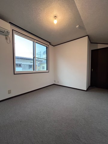 その他部屋・スペース　二面採光で明るいお部屋です