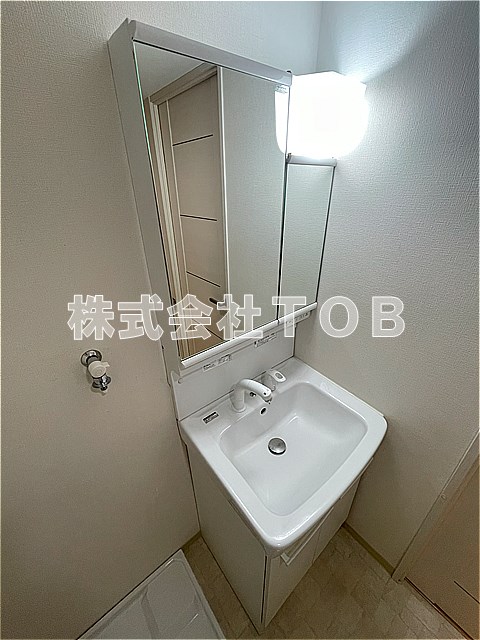 洗面設備　2面鏡　シャンプードレッサー