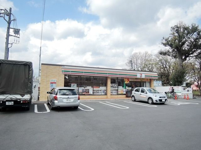 コンビニ　セブンイレブン（コンビニ）まで220m