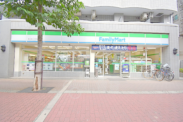 コンビニ　ファミリーマート　東三国三丁目（コンビニ）まで34m