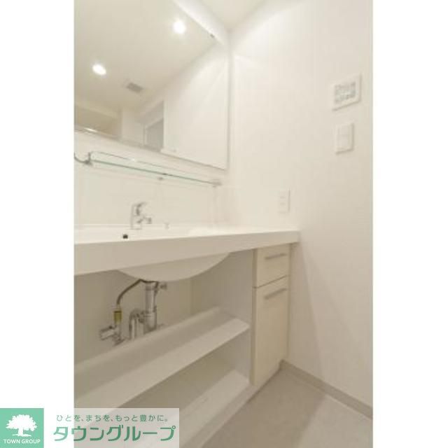 洗面設備　※写真は同タイプ住戸です。