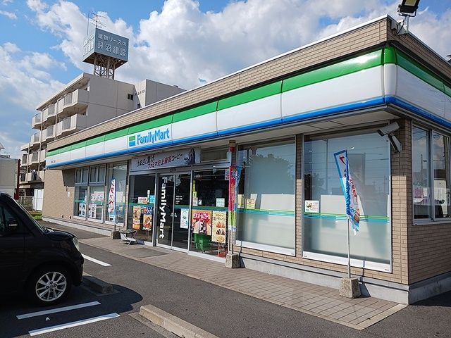 コンビニ　ファミーマート名古屋港宝神店（コンビニ）まで190m