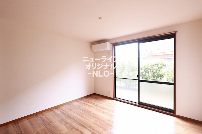 その他部屋・スペース　6.4帖洋室　お部屋を快適に保つエアコン付き♪