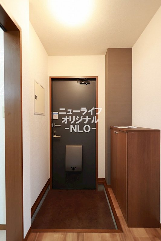 玄関　間口の広い玄関、シューズボックス付き♪