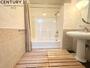 バス・シャワールーム　約1坪サイズのお風呂で足を伸ばして入浴できます☆