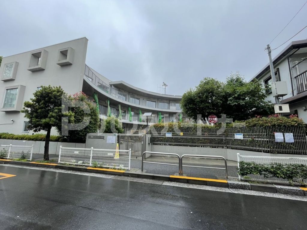 幼稚園・保育園　西巣鴨さくらそう保育園（幼稚園・保育園）まで130m