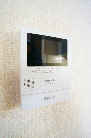 セキュリティ　女性の方でも安心のモニター付きインターフォン♪