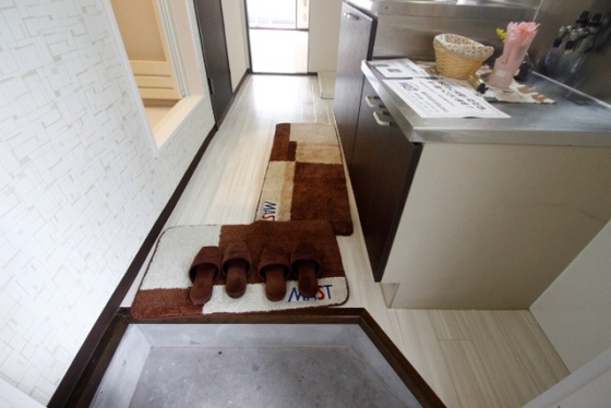 玄関　※別部屋の写真です