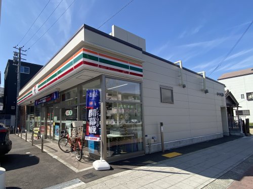 コンビニ　セブンイレブン大阪北田辺５丁目店（コンビニ）まで520m