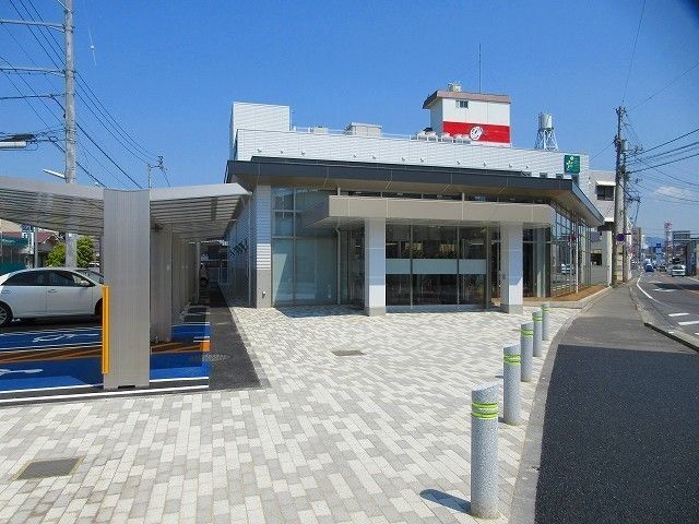 銀行　伊予銀行余戸支店様（銀行）まで850m