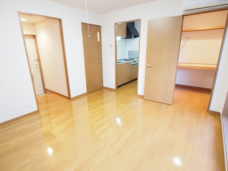 居室・リビング　※別部屋写真