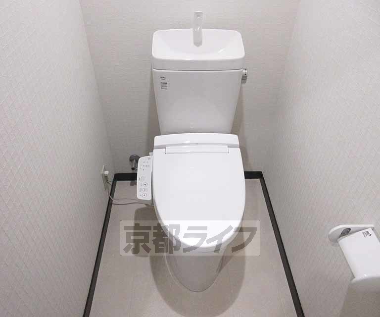 トイレ　ウォシュレット付きのトイレです！