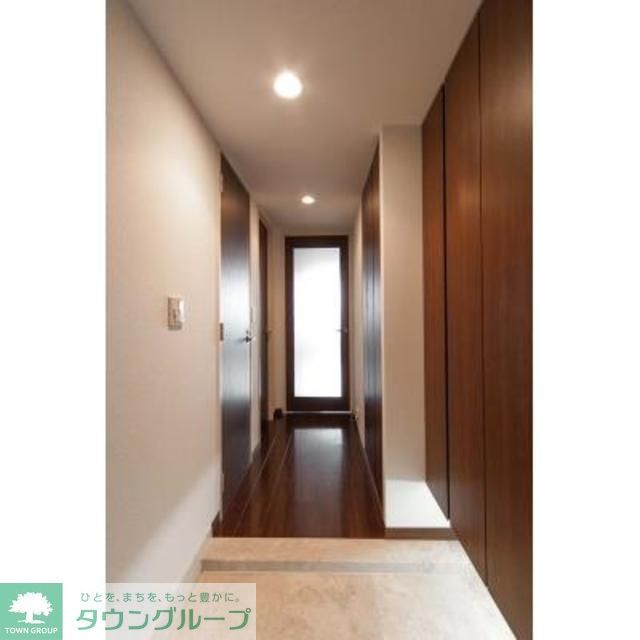 玄関　※写真は同タイプ住戸です。