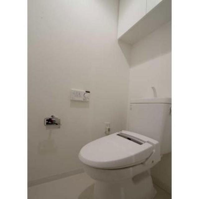 トイレ　※写真は同タイプ住戸です。