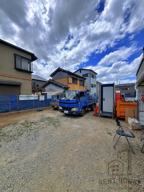 駐車場　外観（建設中）