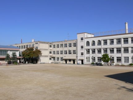 小学校　名古屋市立筒井小学校（小学校）まで552m