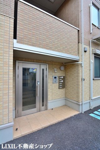 エントランス　オートロック付のエントランスです。