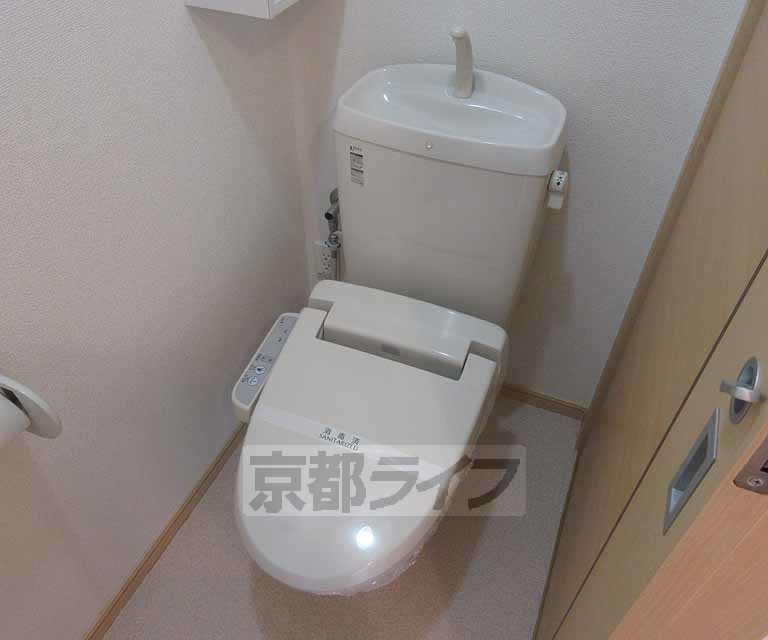 トイレ　ウォシュレット付・
