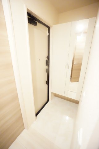 玄関　※同物件・同タイプの写真です。