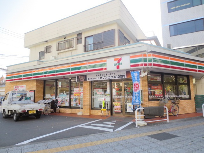 コンビニ　セブンイレブン新寺1丁目店（コンビニ）まで650m