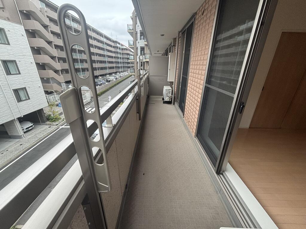 バルコニー　同物件別部屋の写真です。