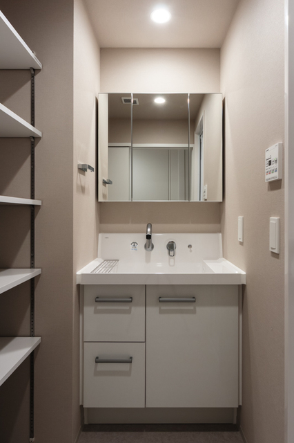 洗面設備　※写真は同タイプ住戸です。
