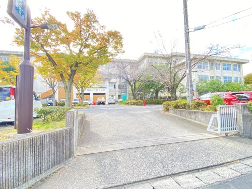 中学校　大里東中学校（中学校）まで1657m
