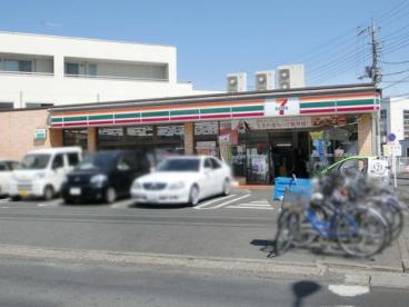 コンビニ　セブンイレブン 川越霞ヶ関東1丁目店（コンビニ）まで422m