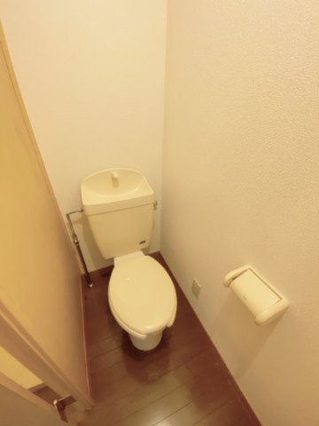 トイレ　別部屋同一間取りのお写真となります。