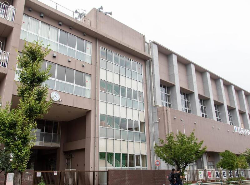 小学校　足立区立西新井小学校（小学校）まで350m