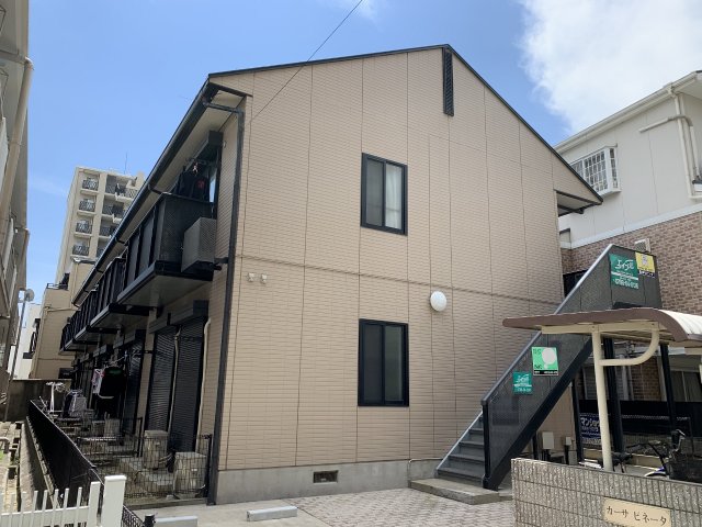 建物外観　モニター付きインターホンで安心です♪
