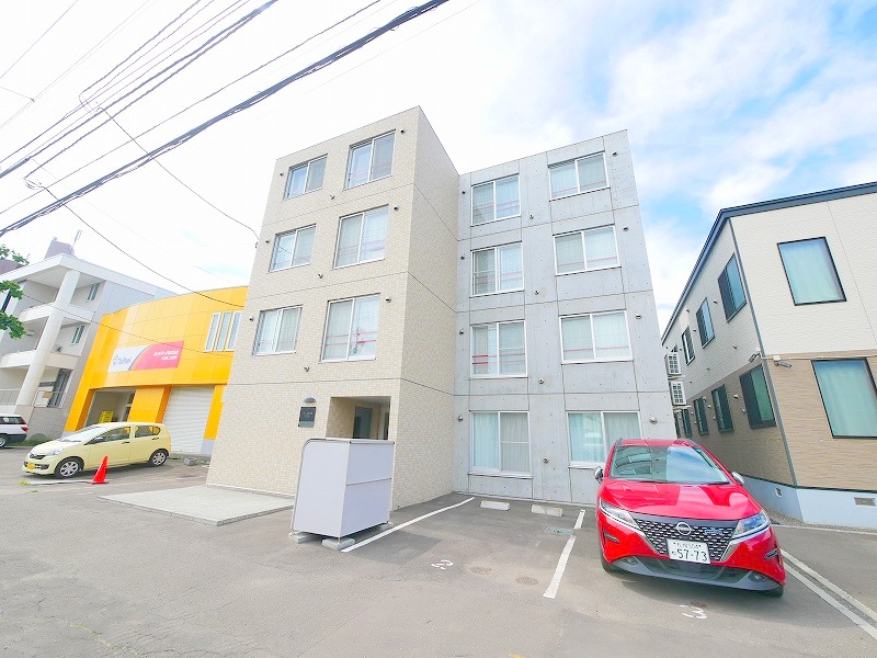 建物外観　【南向き】陽当たり良好のお部屋です♪