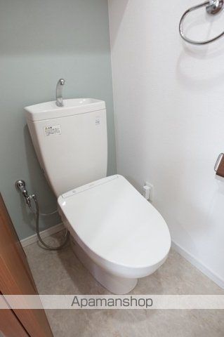 ＪＲ山手線 目白駅 徒歩10分 11階建 築22年のトイレ写真