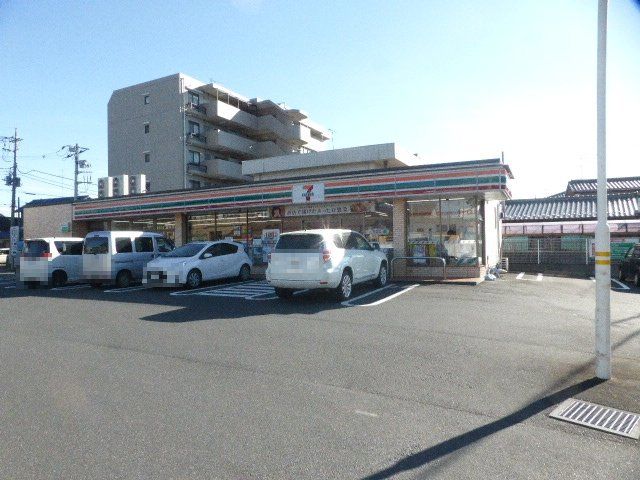 コンビニ　セブン-イレブン 吉川木売２丁目店（コンビニ）まで273m