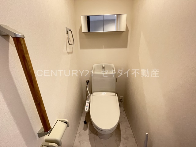 トイレ　温水洗浄便座