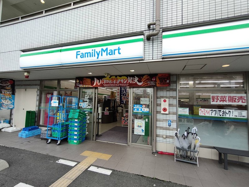 コンビニ　ファミリーマート田中御蔭通店（コンビニ）まで155m